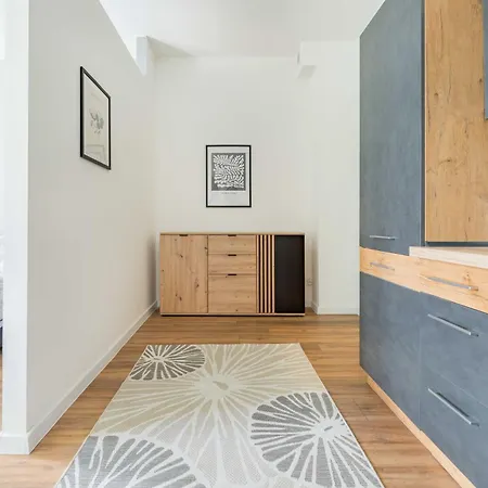 Przy Dworcu Apartment *