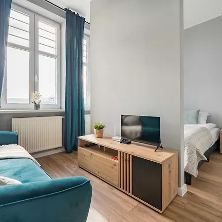 Przy Dworcu Apartment *