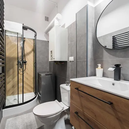 Przy Dworcu Apartment *